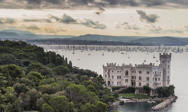 Miramare e Golfo di Trieste durante la Barcolana