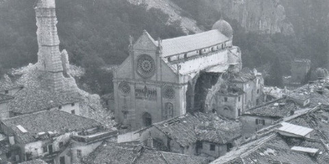 Il Duomo di Gemona del Friuli dopo il terremoto